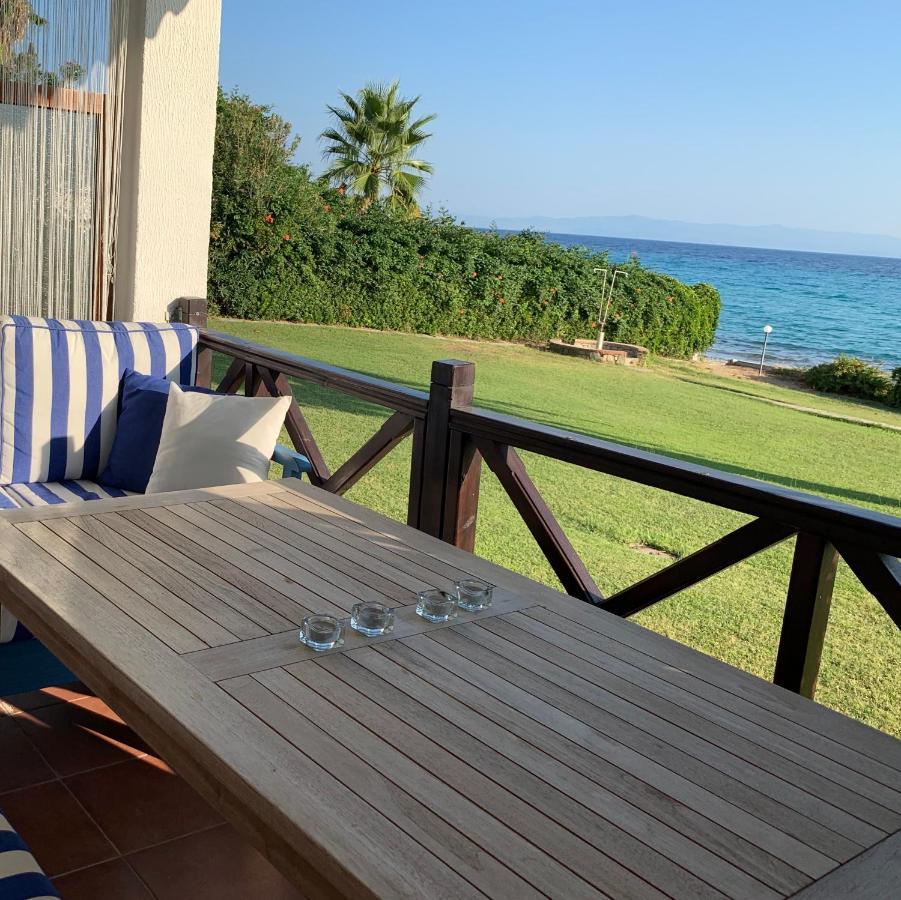 On The Beach Apartment Polychrono Buitenkant foto